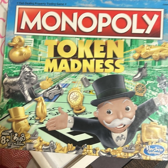 Vintage hard to find/rare monopoly token madness includes eight golden tokens - Picture 3 of 5